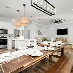 Walk2Beach, Private Htd Pool, Firepit, Arcade, 5-6 Cars