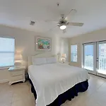 Pavilion Palms #105B
