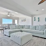 Captain\'S Quarters At Green Reef Townhomes