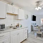 Captain\'S Quarters At Green Reef Townhomes
