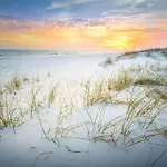Large Beach House 4 Bedroom 3.5 Ba 130 To Pool