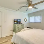 Beach House Condominiums B105 - Beachfront With Pool, Wifi, & Beach Service