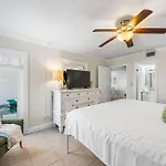 Holiday Surf And Racquet Unit 410