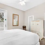 Miramar Manor