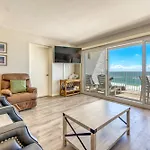Beach House Condominiums B402 - Beachfront With Pool, Wifi, & Beach Service