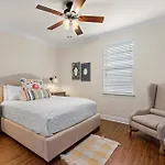Ooh La La - 4555 Grand Key Loop East