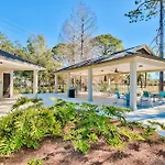 819 Harbour Point \'Steel Magnolia On The Bay\'