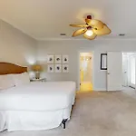 Villages Of Crystal Beach: Kono Cabana