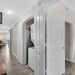 Beach Resort 406