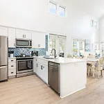 1321 Laurel Grove
