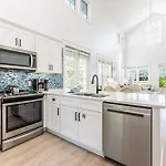 1321 Laurel Grove