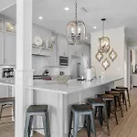 Seastar Palazzo With Beach Views, Lake, And Pool