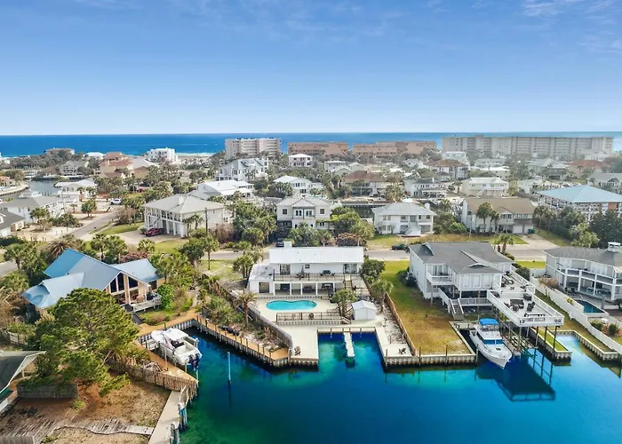 Destin Beach House - Happy Harbor House By Panhandle Getaways