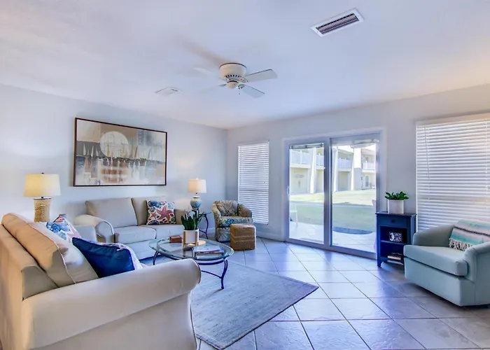 2 B, Three Bedroom Townhome