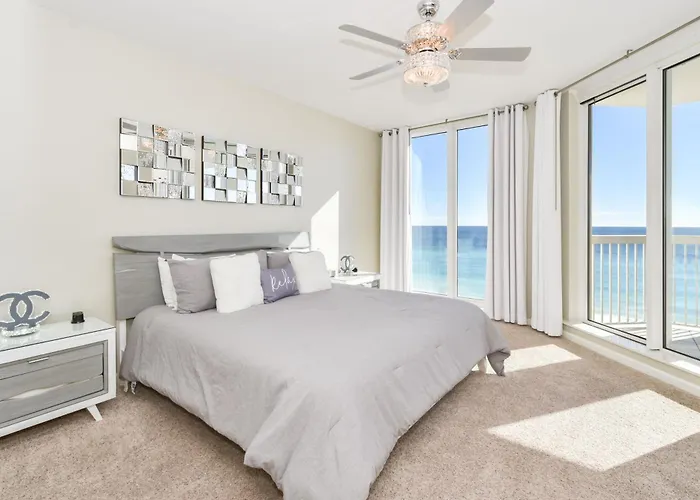 Silver Beach Towers W704