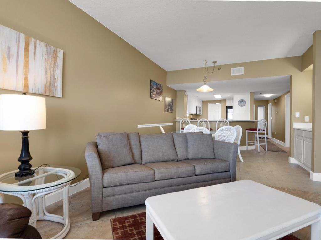Jade East Apartment *