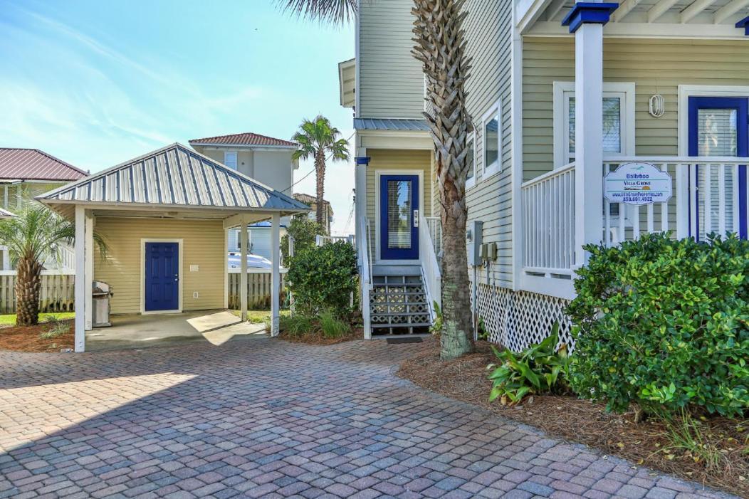 3-story Retreat Home, Walk To Beach, Gulf Views, Free Wifi! Holiday home Destin