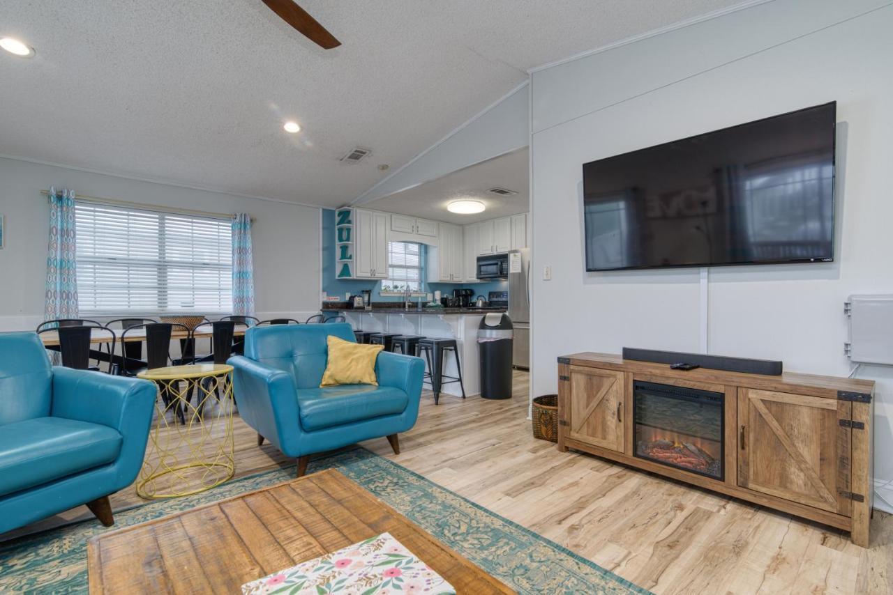 Zula Dreams: Beachfront Pet-friendly Retreat With Heated Pool Holiday home