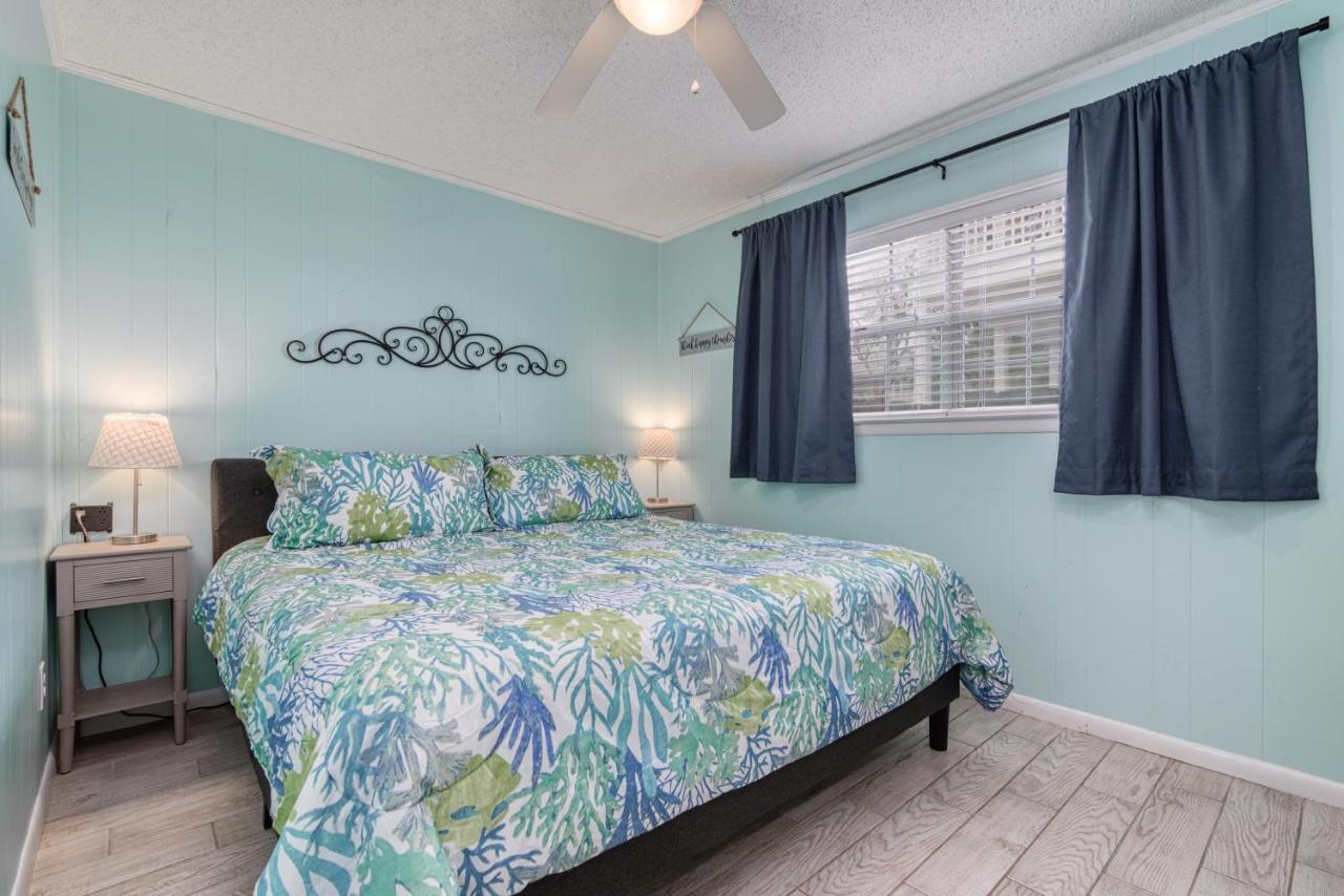 Holiday home Zula Dreams: Beachfront Pet-friendly Retreat With Heated Pool