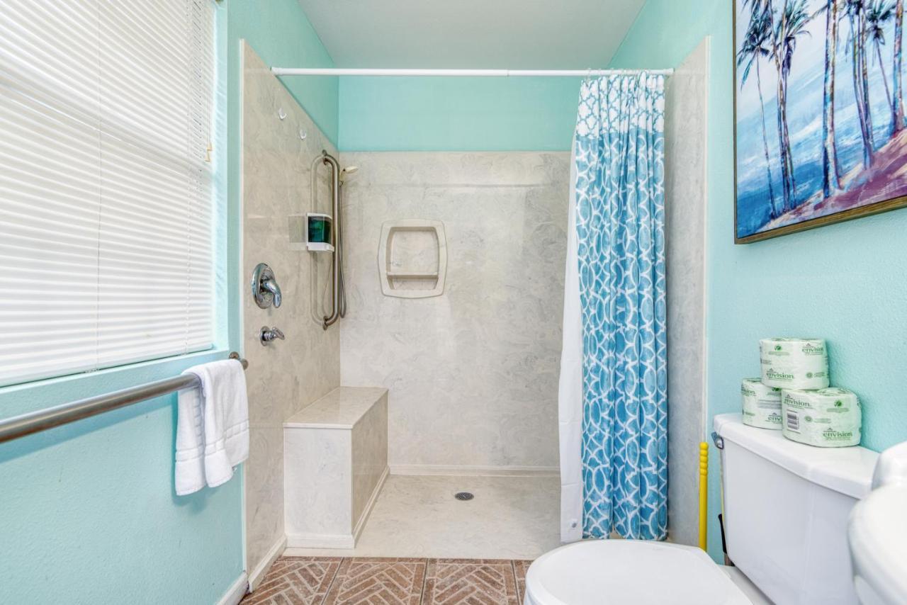 Holiday home Zula Dreams: Beachfront Pet-friendly Retreat With Heated Pool