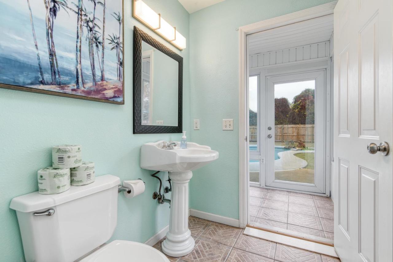 Zula Dreams: Beachfront Pet-friendly Retreat With Heated Pool Holiday home