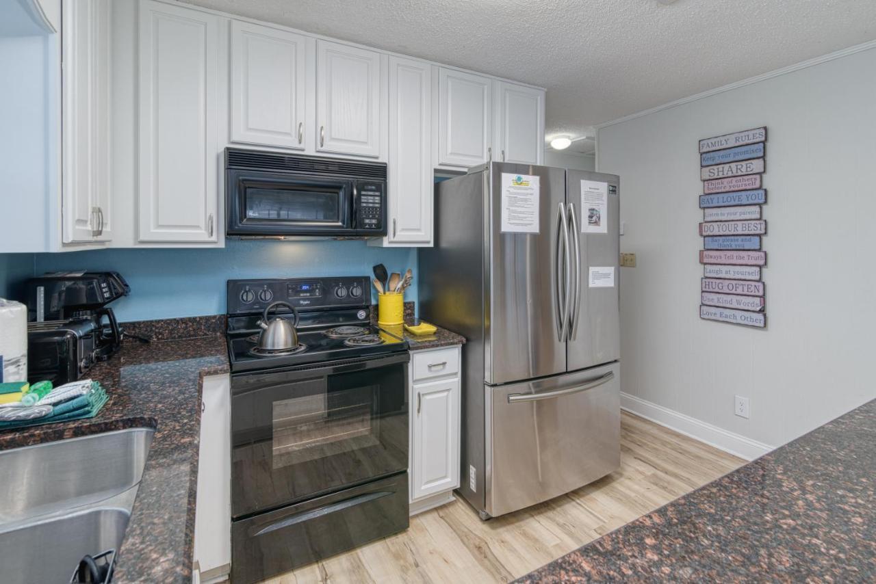 Zula Dreams: Beachfront Pet-friendly Retreat With Heated Pool Holiday home Destin