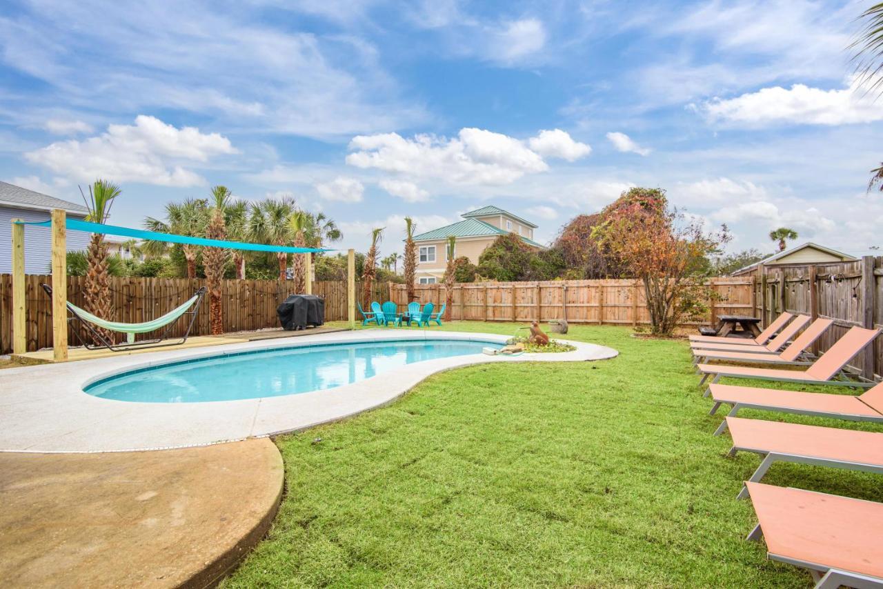 Zula Dreams: Beachfront Pet-friendly Retreat With Heated Pool Holiday home