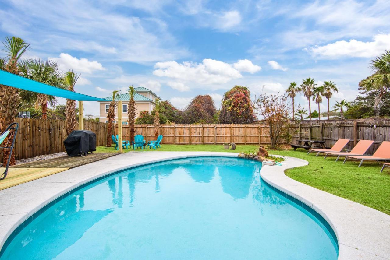 Zula Dreams: Beachfront Pet-friendly Retreat With Heated Pool Holiday home *