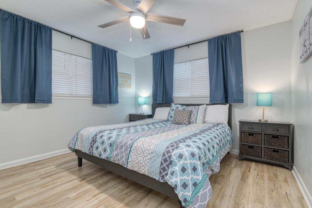 Holiday home Zula Dreams: Beachfront Pet-friendly Retreat With Heated Pool