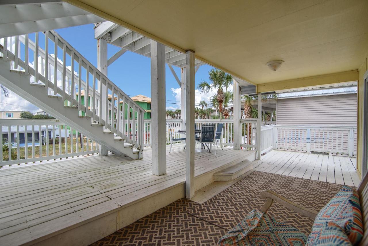 Zula Dreams: Beachfront Pet-friendly Retreat With Heated Pool Holiday home