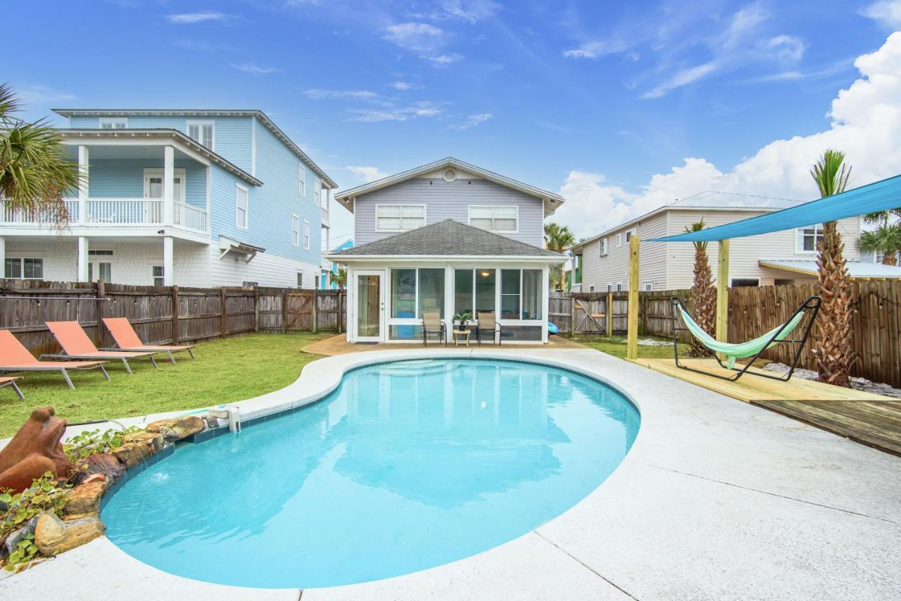 Zula Dreams: Beachfront Pet-friendly Retreat With Heated Pool