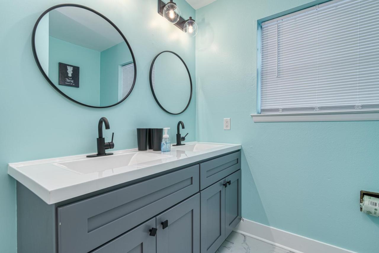 Zula Dreams: Beachfront Pet-friendly Retreat With Heated Pool Holiday home Destin