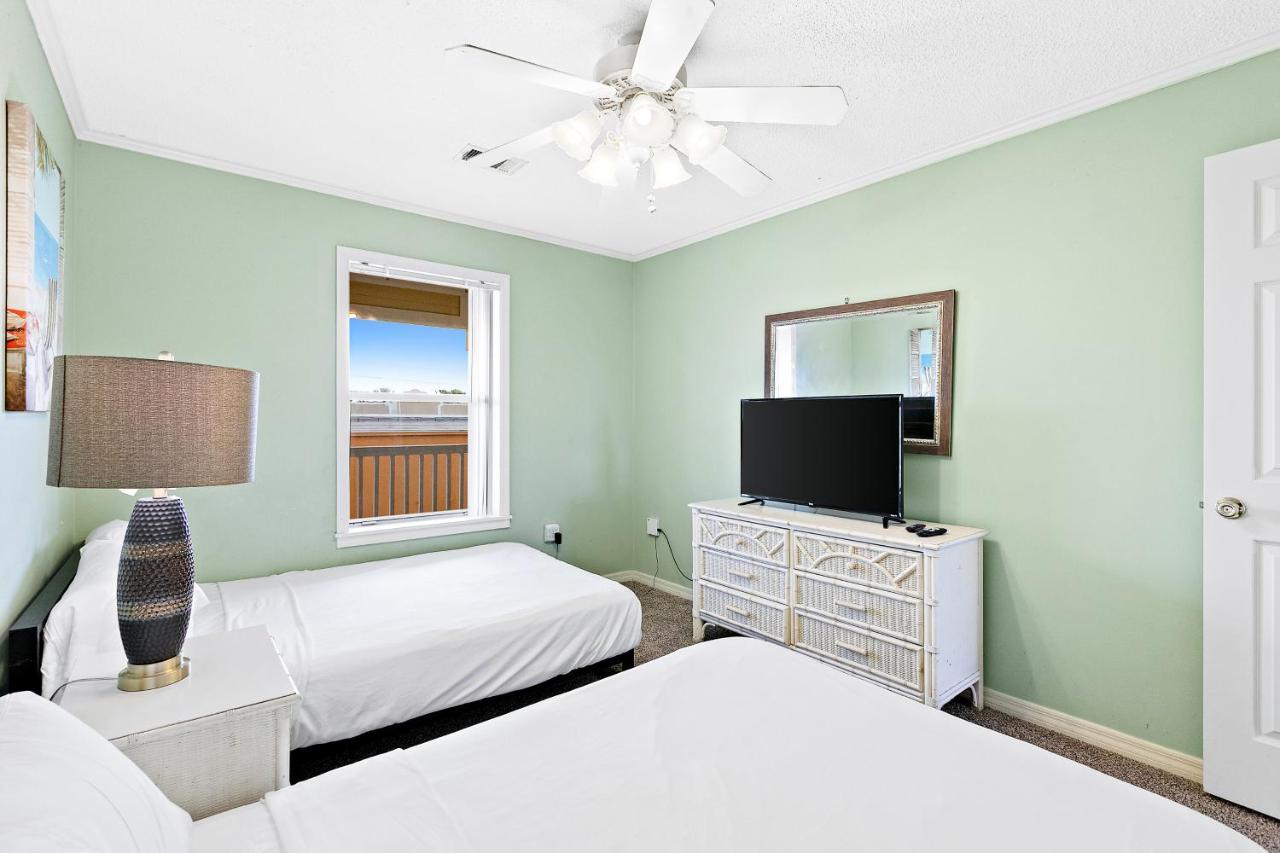 St Martin Beachwalk * Destin