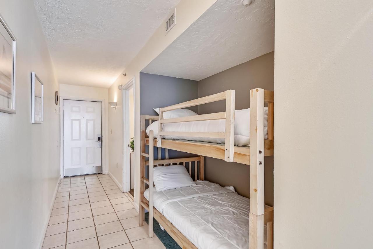 Pelican 1811 * Destin