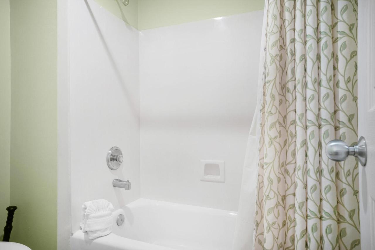 Apartment Leeward Key 204