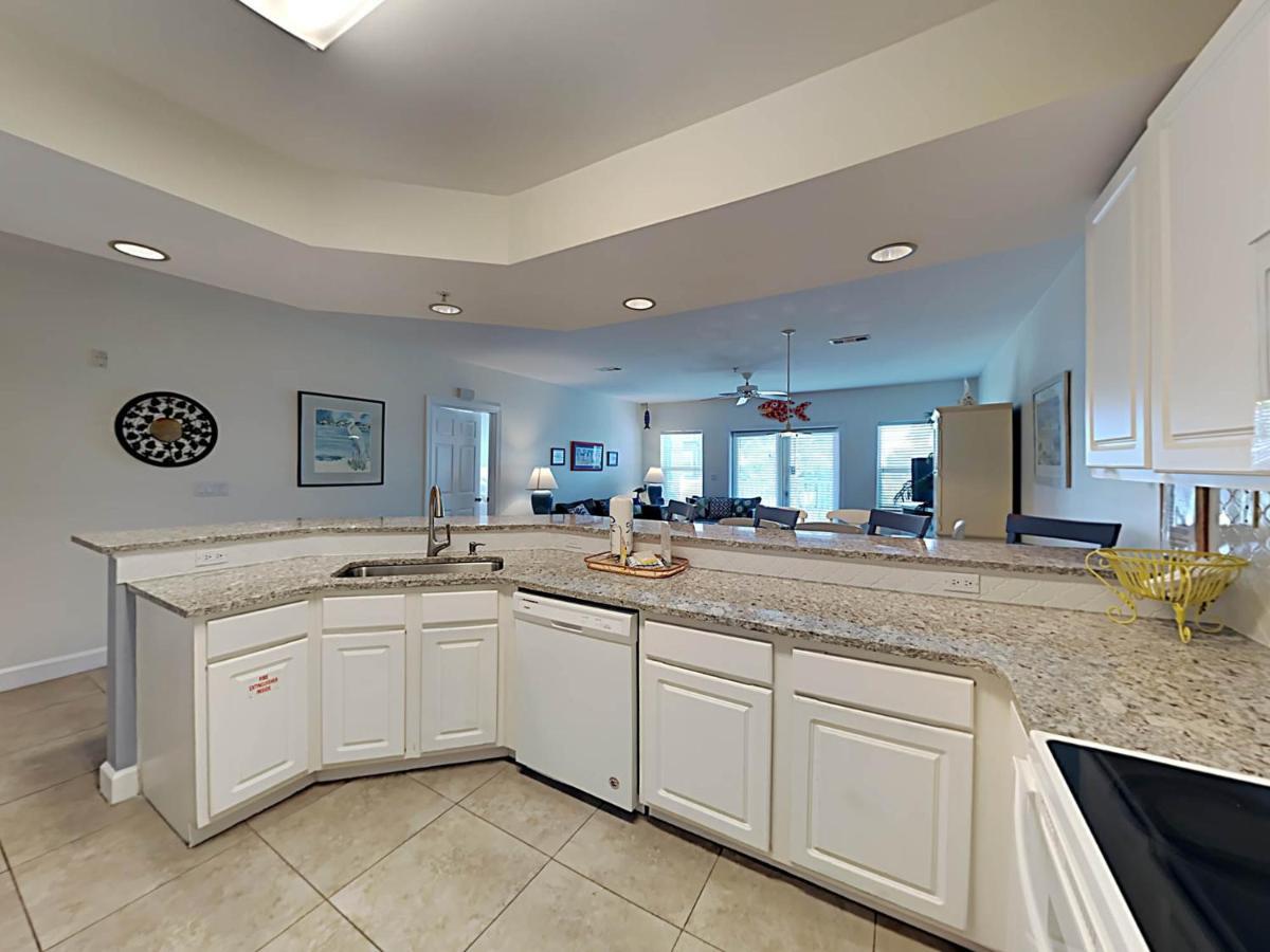 Pavilion Palms #105b