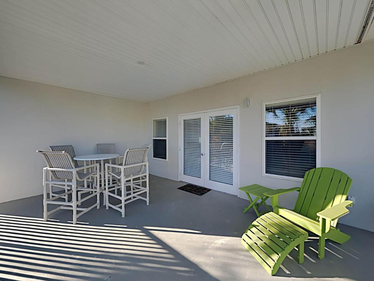 Pavilion Palms #105b Apartment *