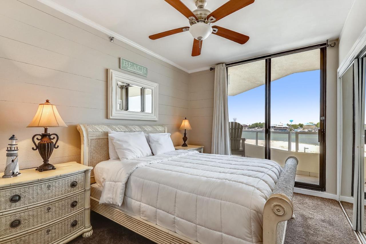 Apartment East Pass Towers 305