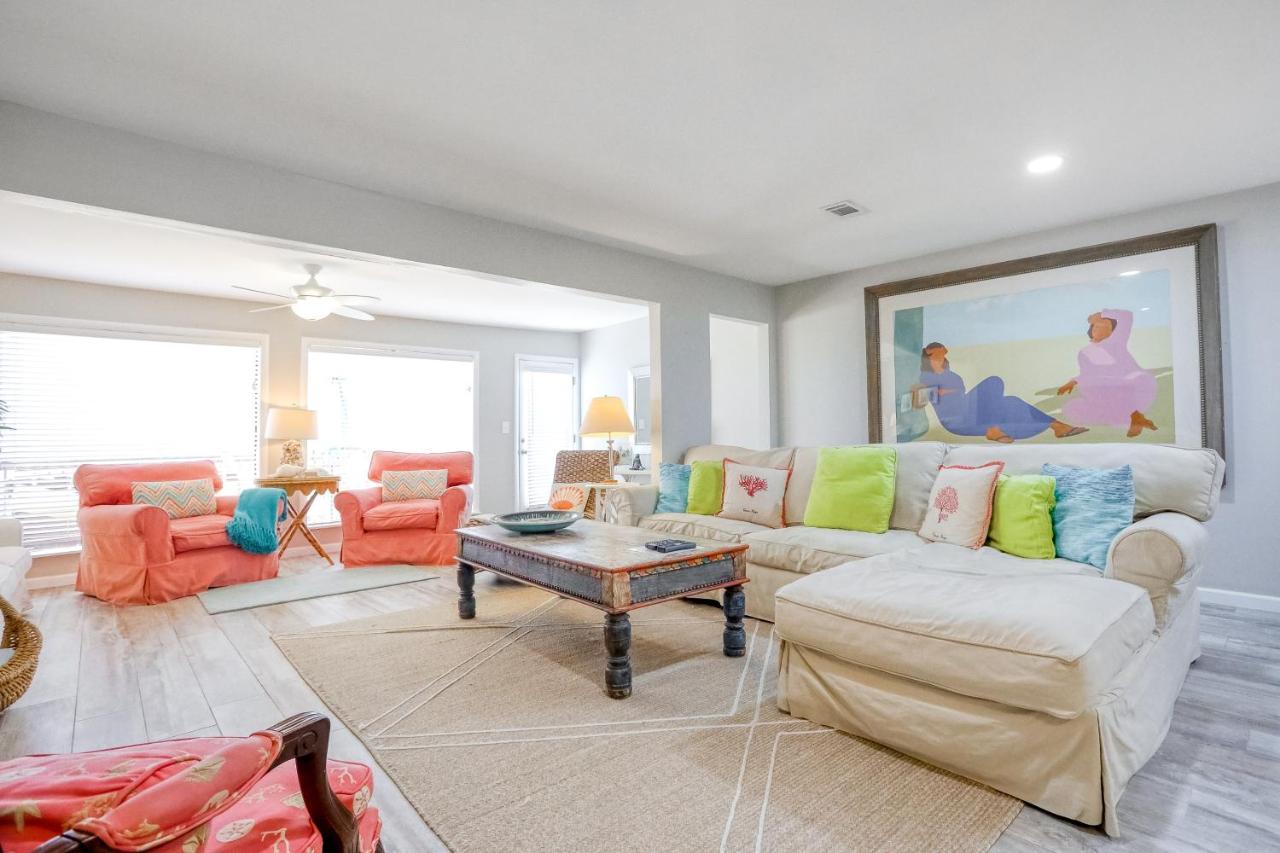 Dolphin Run At Reef Townhomes