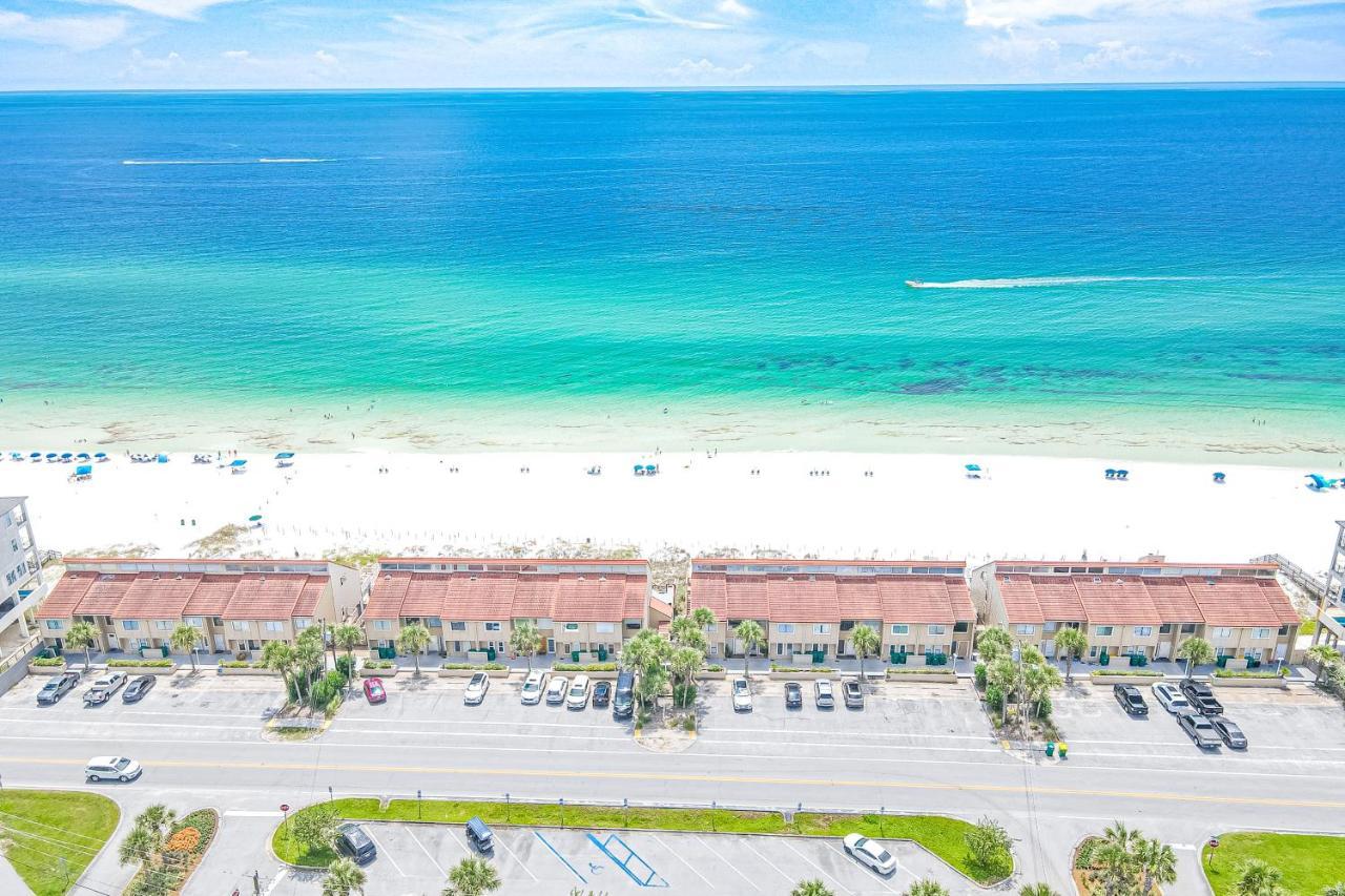 Captain's Quarters At Reef Townhomes *