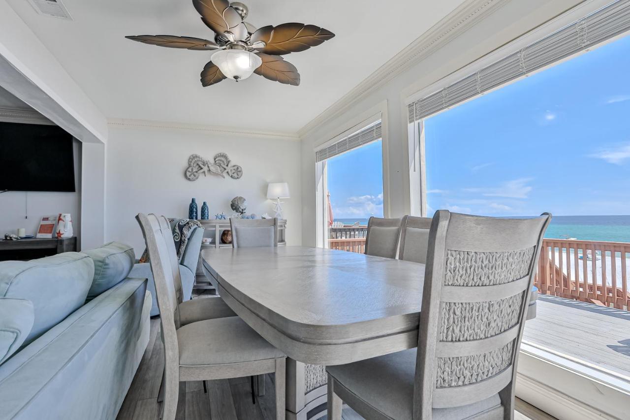 Captain's Quarters At Reef Townhomes
