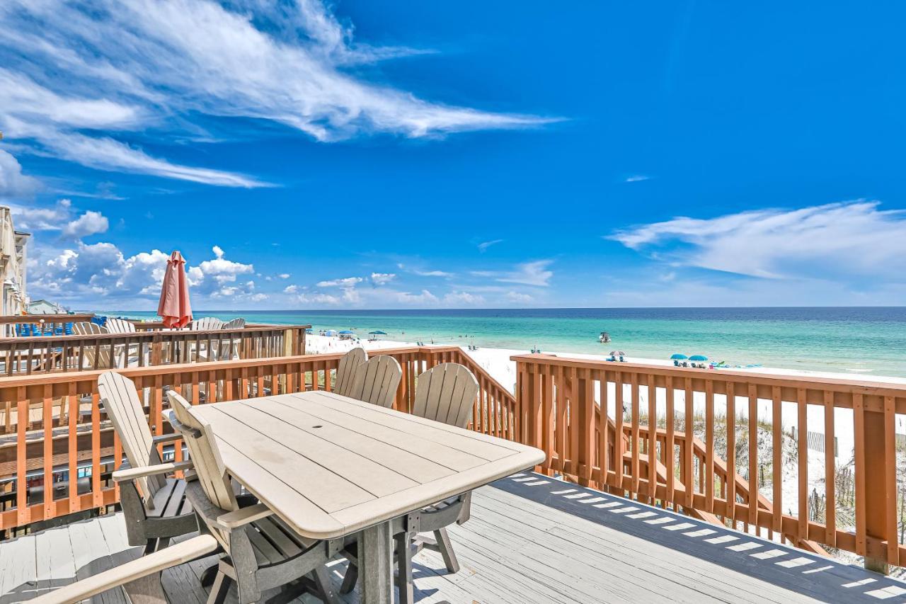 Captain's Quarters At Reef Townhomes