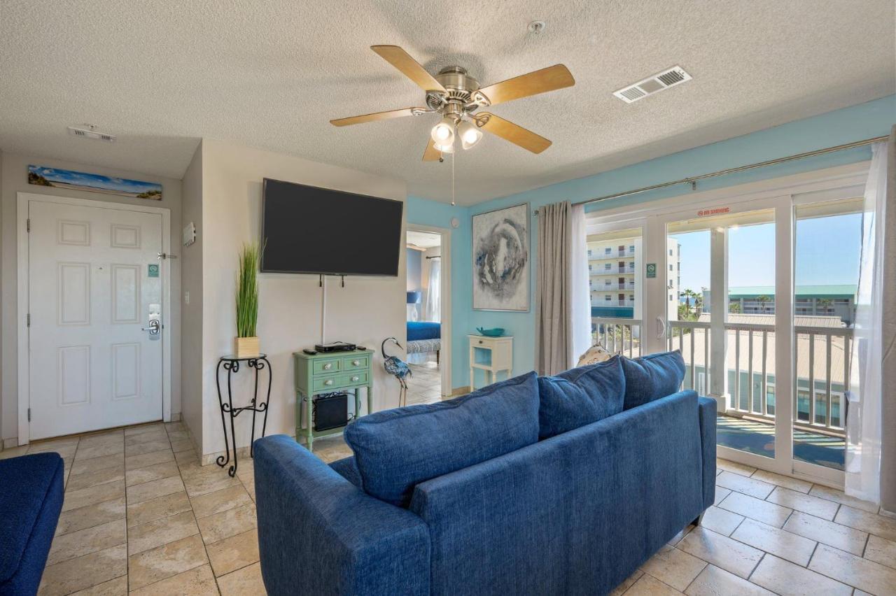 200 Yds To Private Gated Access- 3br-2ba- Quiet Location In The Heart Of Destin! *