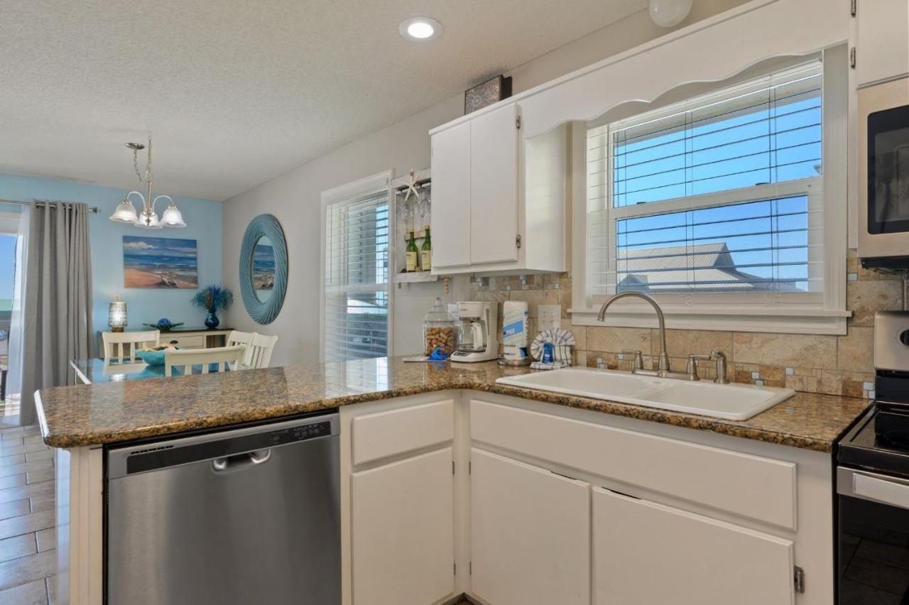 200 Yds To Private Gated Access- 3br-2ba- Quiet Location In The Heart Of Destin! *
