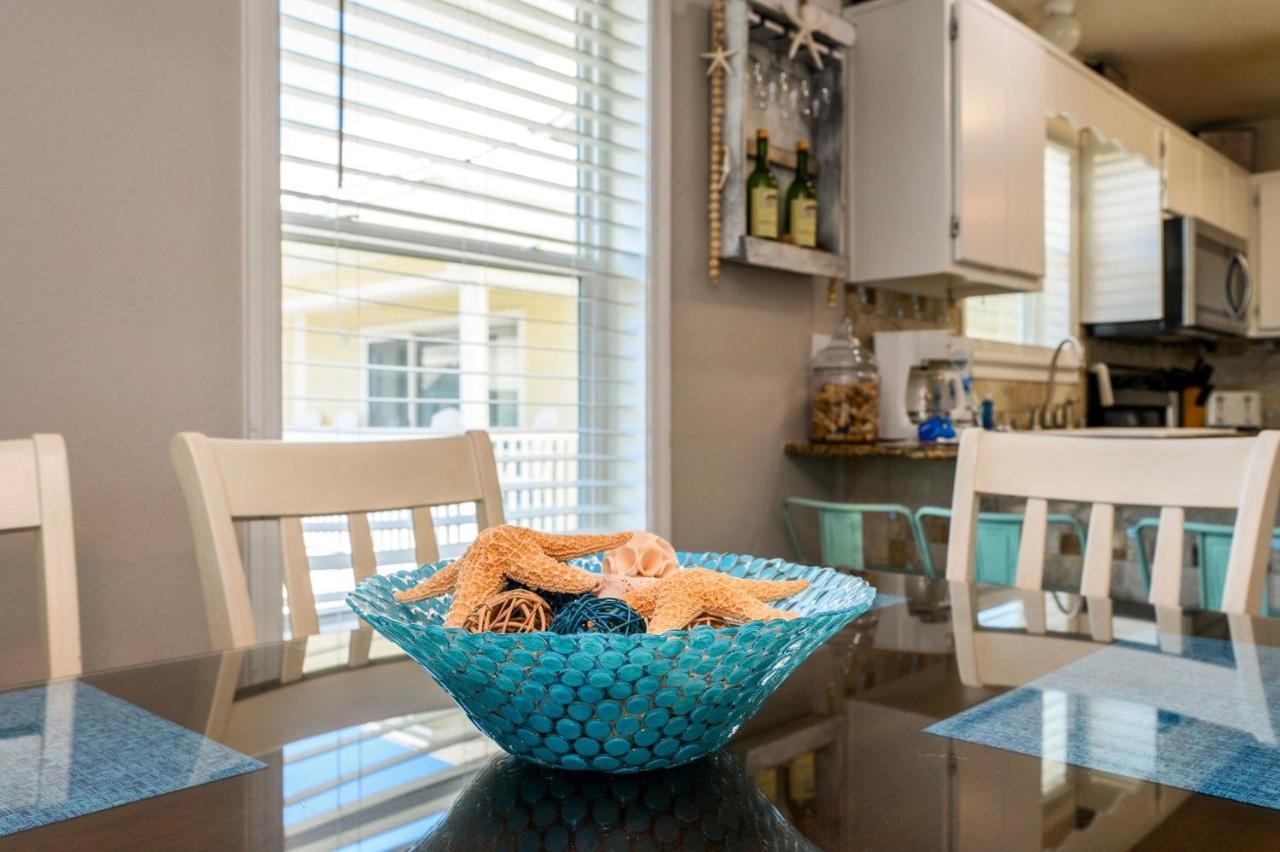 200 Yds To Private Gated Access- 3br-2ba- Quiet Location In The Heart Of Destin! *