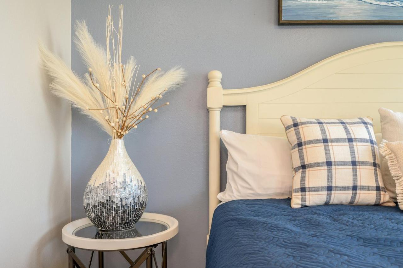 200 Yds To Private Gated Access- 3br-2ba- Quiet Location In The Heart Of Destin! Apartment *