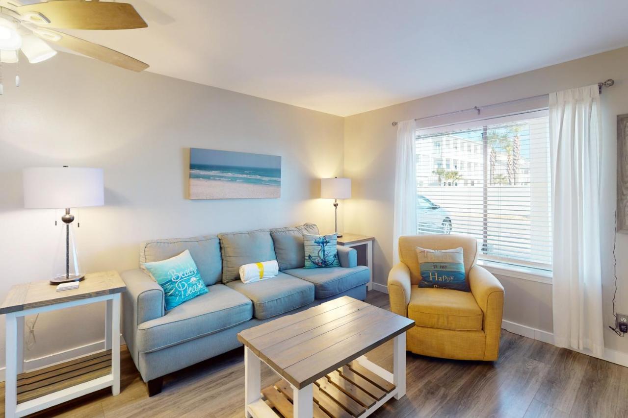 Sandprints C7 Apartment Destin
