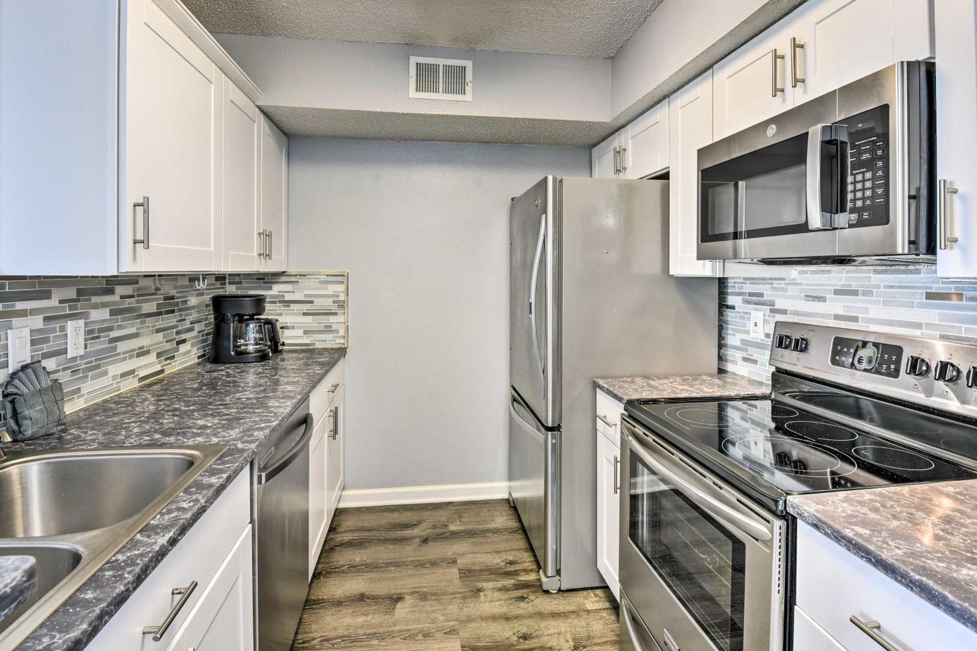With Pool Access In Indian Lake! Destin