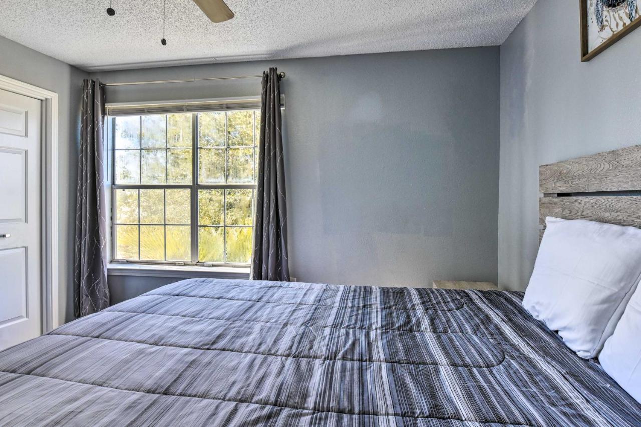 Apartment With Pool Access In Indian Lake! Destin