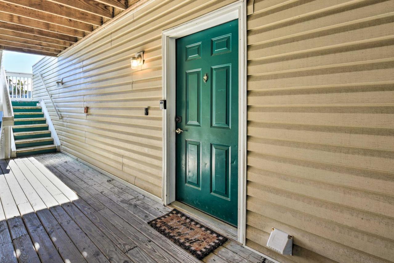 With Pool Access In Indian Lake! Destin